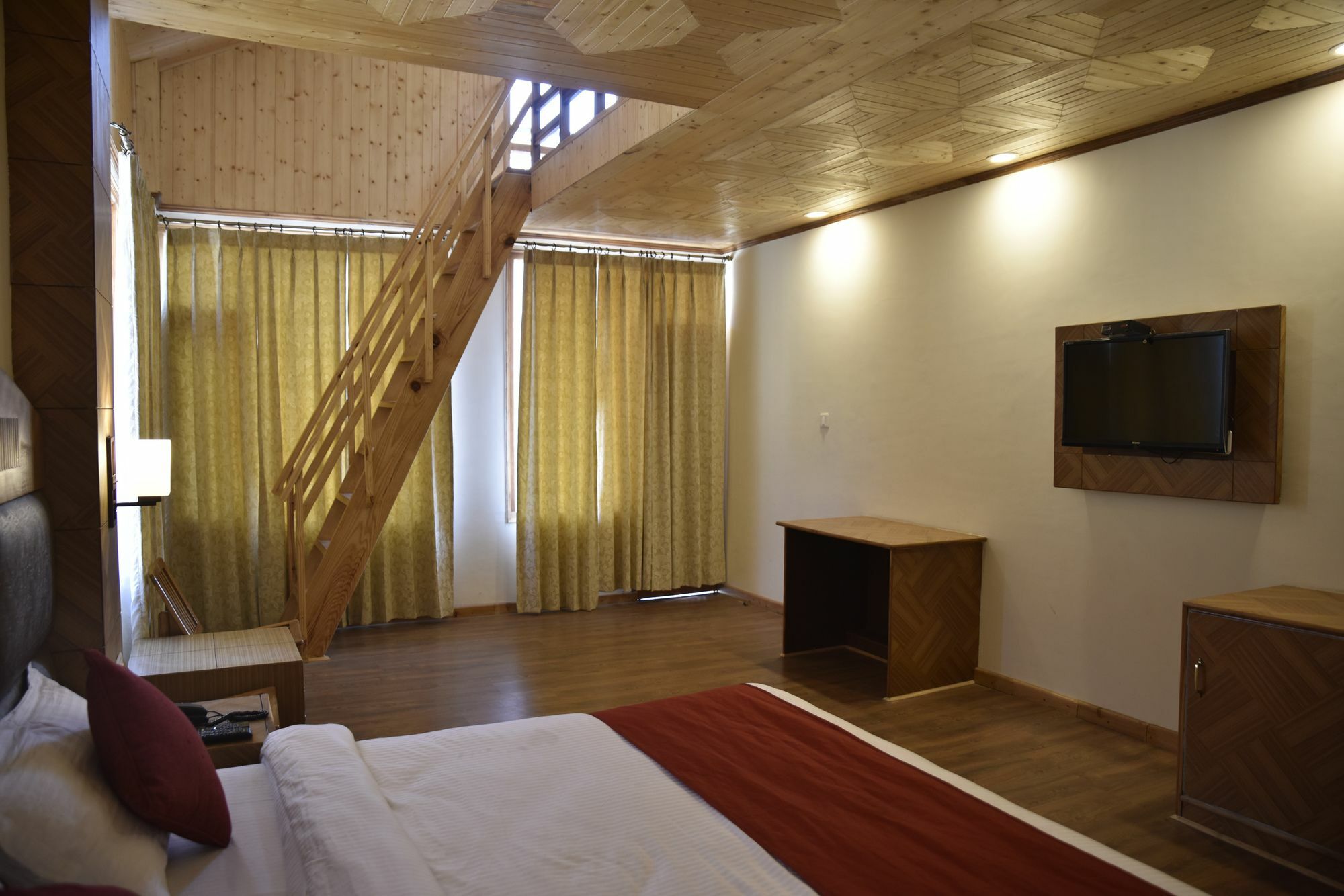 Oyo 10255 Hotel Red Apple Manāli Buitenkant foto